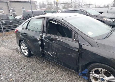 2014 Ford Focus Se z USA, uszkodzony, nr VIN 1FADP3F25EL272188